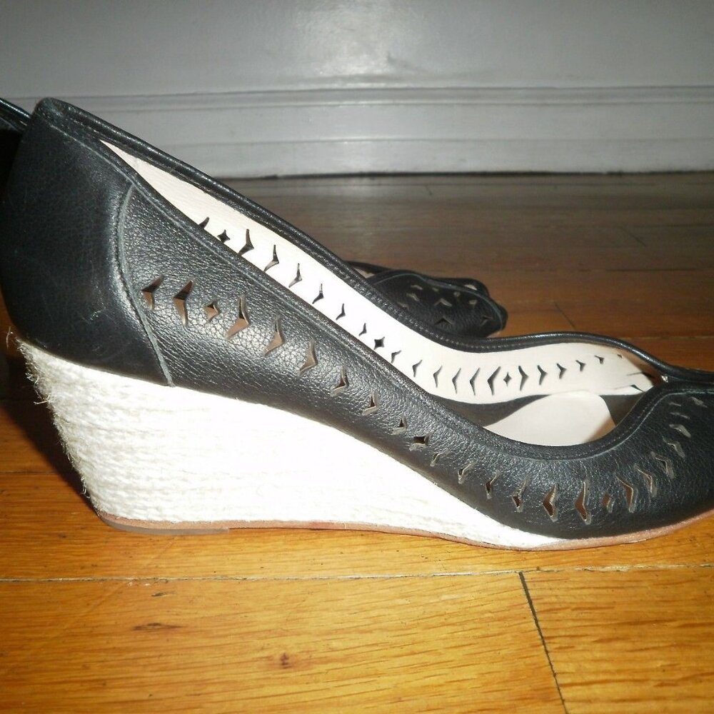 ARTURO CHIANG BLACK LEATHER SEXY PEEP TOE WEDGE HEELS SIZE 10 EUC